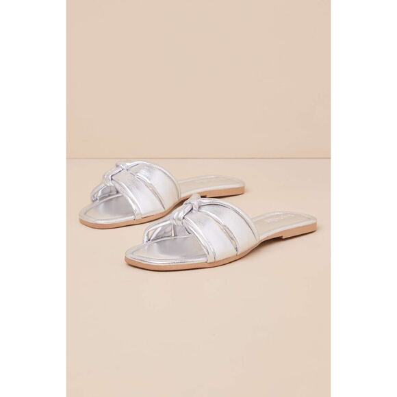 Seychelles Shades of Cool Silver Metallic Knotted Flat Slide Sandals - Picture 3 of 5